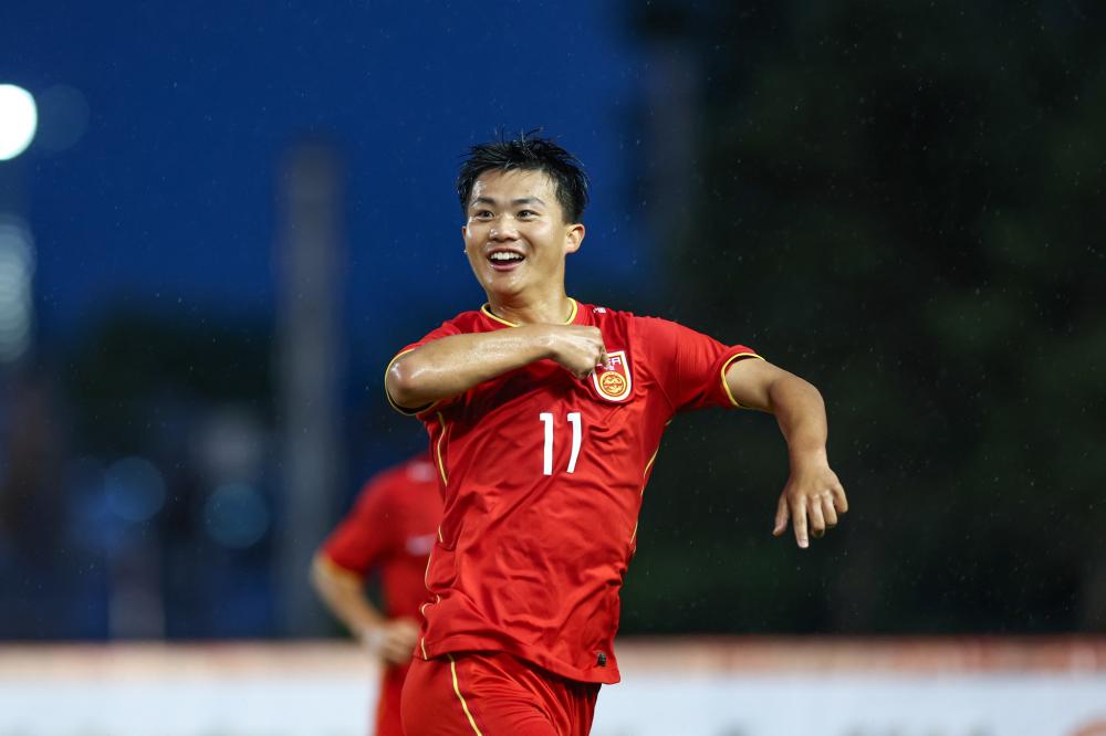 青岛西海岸总经理：郑智确实是球队新任主帅候选人之一