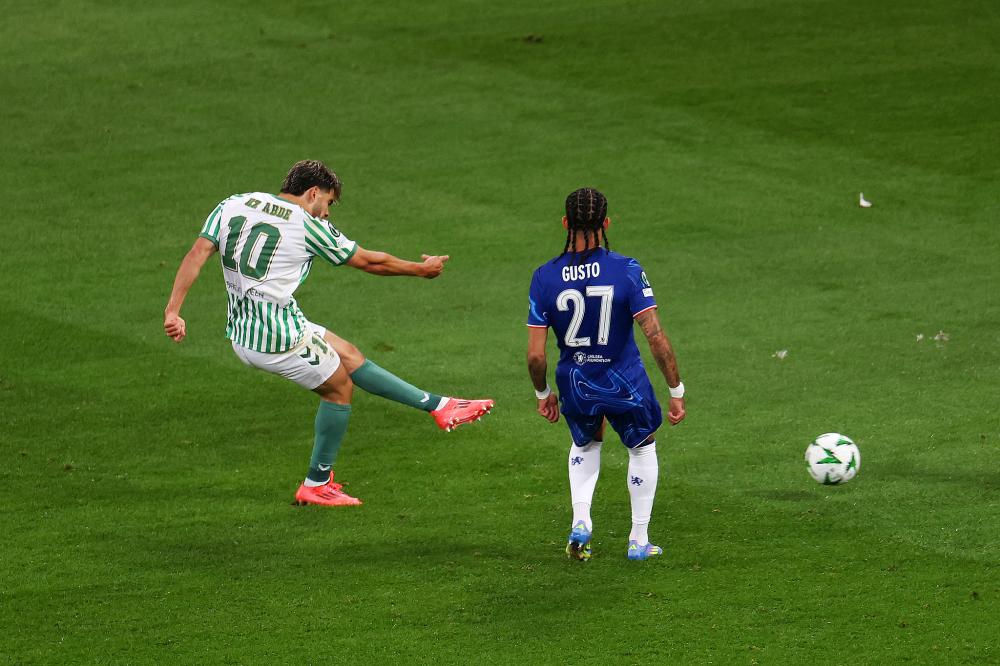 东体：足协要求所有女足国脚踢完全运会后立刻赶往国家队报到